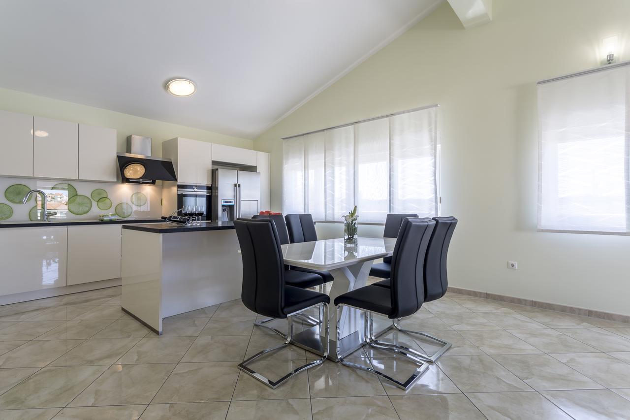 Apartmani Lukic Split Exterior photo