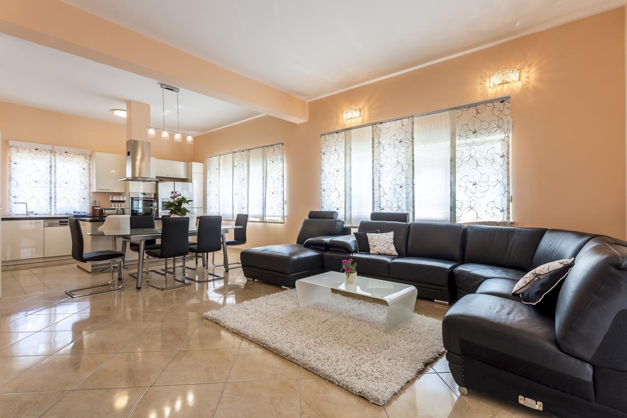 Apartmani Lukic Split Exterior photo