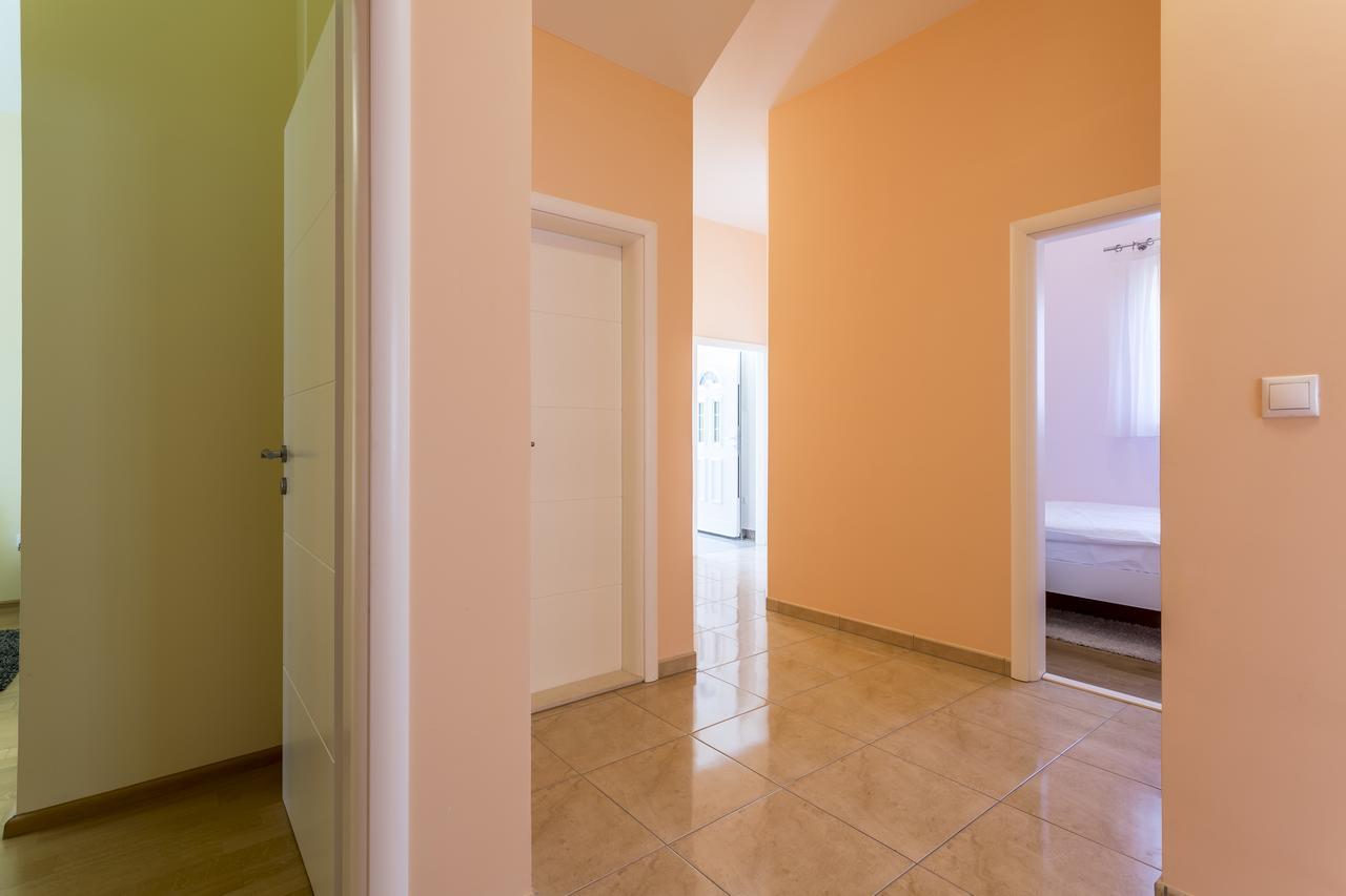 Apartmani Lukic Split Exterior photo
