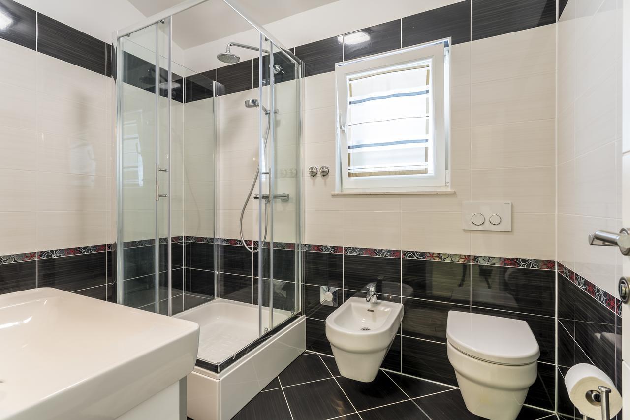 Apartmani Lukic Split Exterior photo